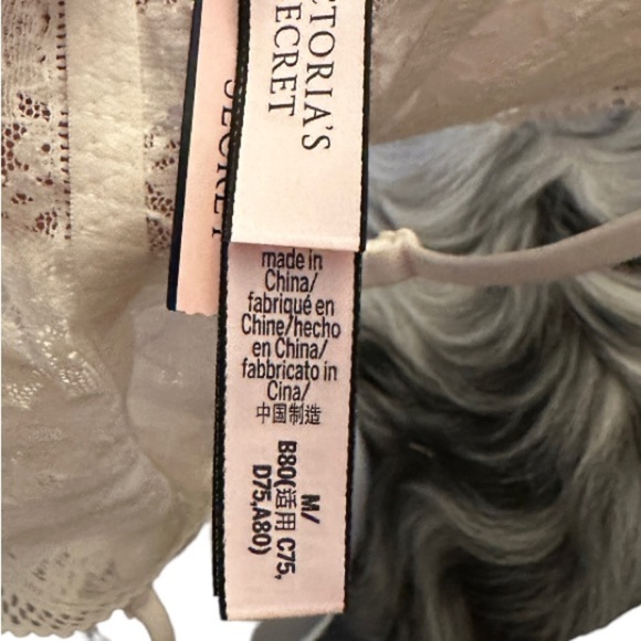 Victoria's Secret Lace Bralette‎ - Picture 4 of 5